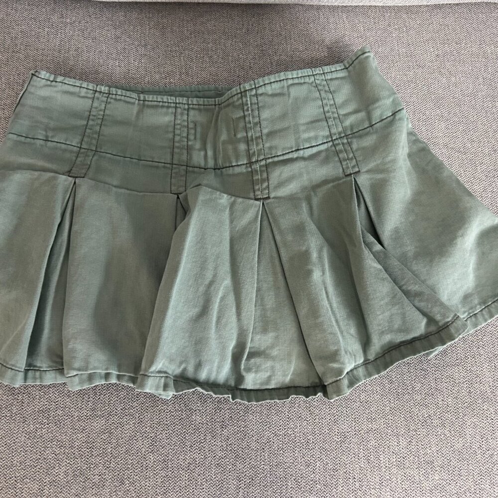 Garage Green Pleated Skort Size P/S EUC - Picture 2 of 2
